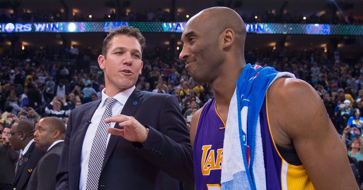 Kobe Bryant offers to help Lakers, but Luke Walton says team doesn't need ... - FOXSports.com
