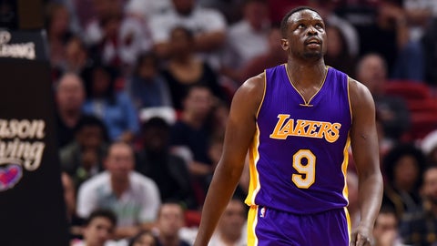 Lakers forward Luol Deng 'proud refugee' against U.S. ban