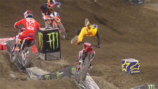SX: Ken Roczen Suffers Hard Crash - Anaheim 2 2017