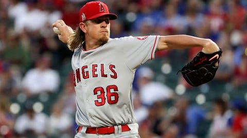 Padres sign Jered Weaver to 1-year, $3 million deal