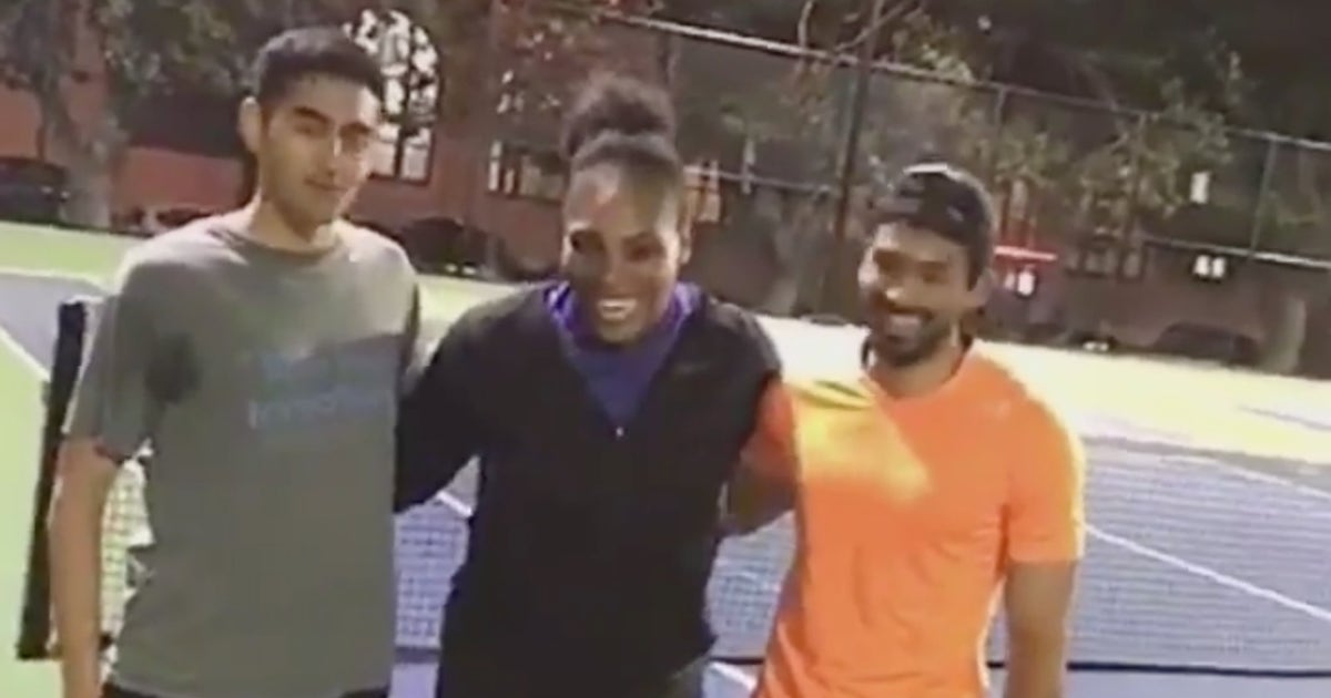 Serena Williams shows up to public tennis court, challenges random dudes to match - FOXSports.com