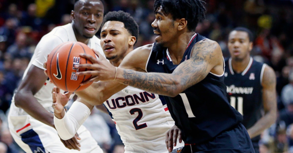 Clark, No. 18 Cincinnati beat struggling Connecticut 67-47 (Mar 05, 2017) - FOXSports.com