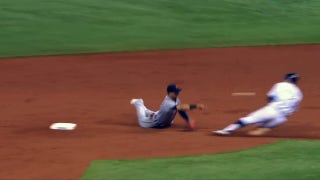 Tigers SS Iglesias monitored for concussion after final-play collision