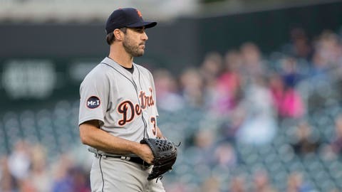 Gonzalez pitches White Sox over Tigers 7-3 Gonzalez pitches White Sox over Tigers 7-3