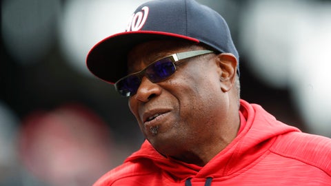 Strasburg K's career-high 15, Nats down Padres 3-0