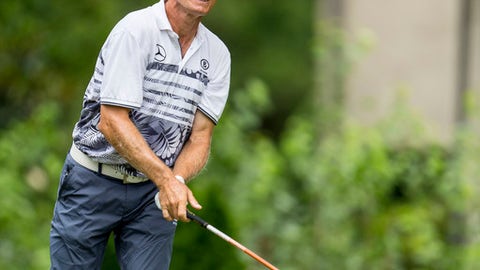 Langer leads halfway through Senior PGA on Trump course