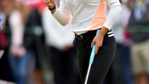 Park takes 2-stroke lead with second-round 65 at LPGA event
