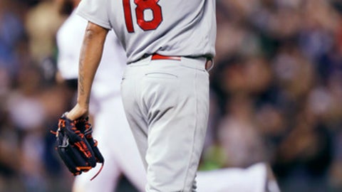 Wainwright baffles Rockies over 7 innings in Cards' 3-0 win