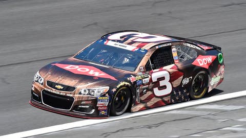 Rain, lightning turn Coca-Cola 600 into even longer marathon Rain, lightning turn Coca-Cola 600 into even longer marathon