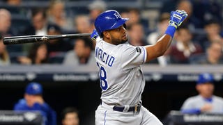 Bonifacio's bat stays hot, jersey stays dry