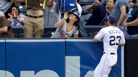 Moustakas' two homers lifts Royals to 8-3 win over Padres Moustakas' two homers lifts Royals to 8-3 win over Padres