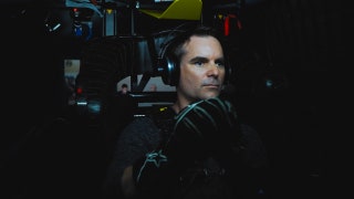 Jeff Gordon Breaks Down Michigan in Chevy Simulator | NASCAR RACE HUB