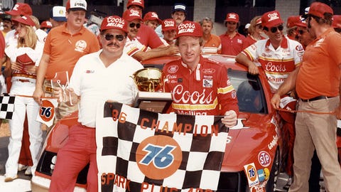 NASCAR: Kyle Larson holds off Chase Elliott to win at Michigan