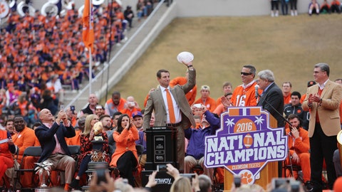 Florida, Oklahoma pitching staffs loaded for title series