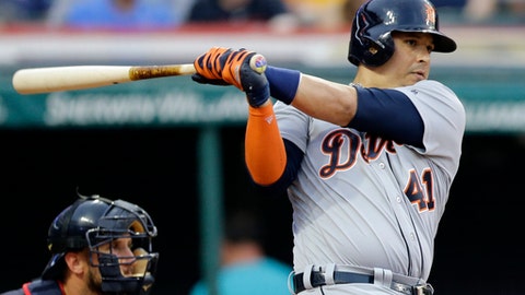 Tigers' Martinez moved by Cleveland ovation for 2000th hit Tigers' Martinez moved by Cleveland ovation for 2000th hit