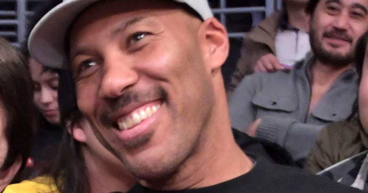 Nick Wright weighs in on LaVar Ball’s threats to pull Lonzo from Lakers: ‘You’re playing this wrong, man!’ 