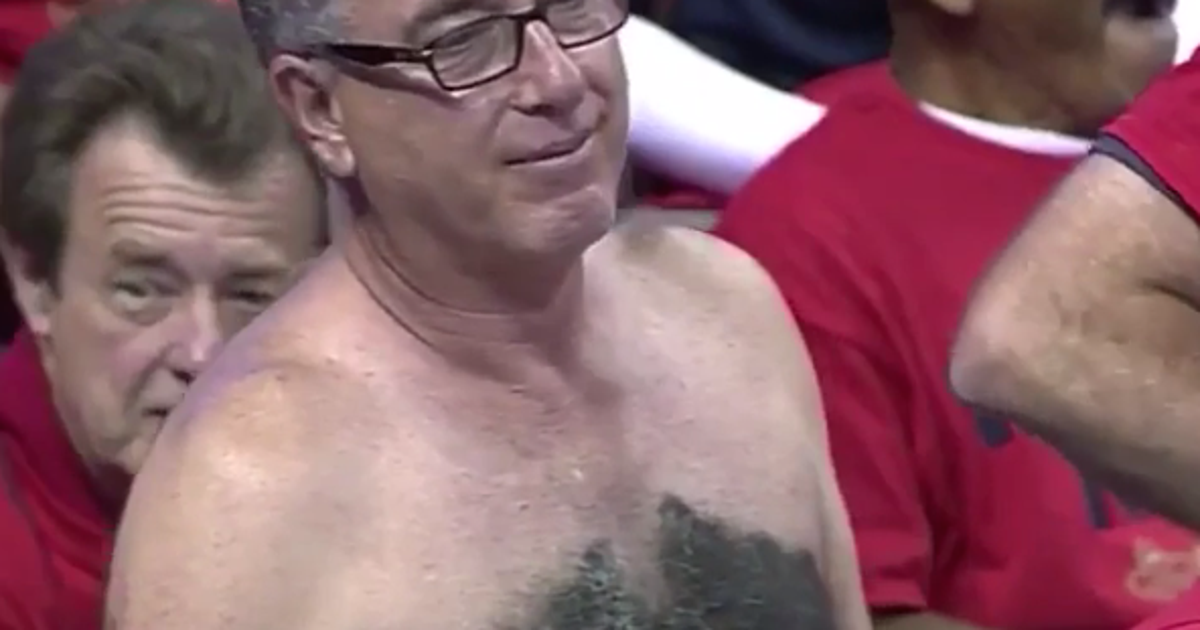 Pelicans Fan S Anthony Davis Unibrow Tribute On Bare Chest May Haunt