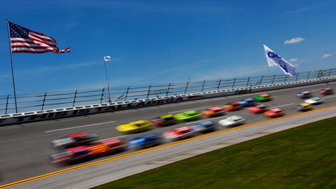 Saturday's roundup: Earnhardt flirts with pole before Stenhouse steals show