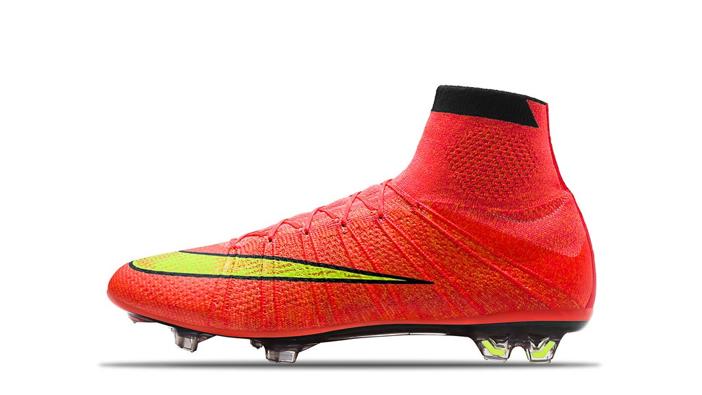 red and gold cr7 boots