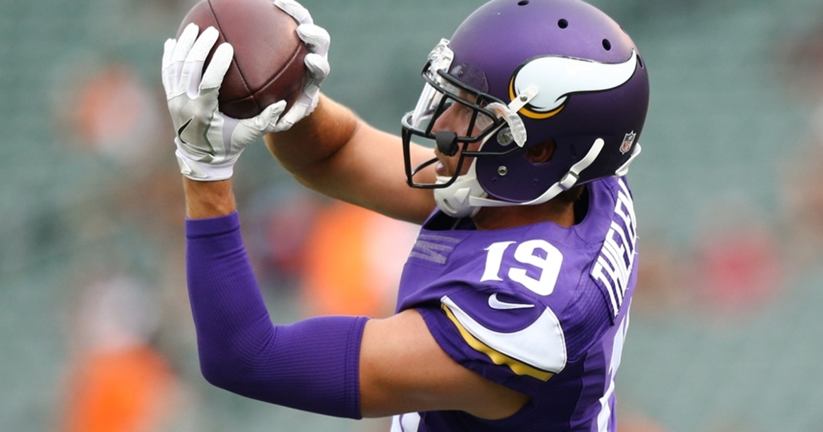 adam thielen football gloves
