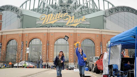MillerCoors losing naming rights to Miller Park after 2020 season MillerCoors losing naming rights to Miller Park after 2020 season