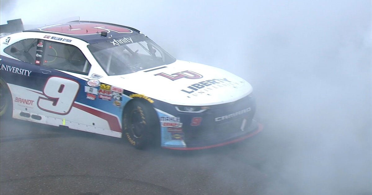 William Byron holds off Paul Menard to win at Indianapolis | 2017 NASCAR XFINITY SERIES | FOX Sports
