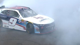 William Byron holds off Paul Menard to win at Indianapolis | 2017 NASCAR XFINITY SERIES