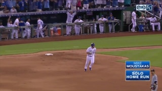WATCH: Moose goes deep twice in Royals' victory over White Sox