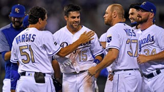 WATCH: Royals win on Merrifield's walk-off sacrifice fly