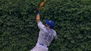 Blue Jays' Kevin Pillar runs into Wrigley outfield wall to rob Kris Bryant