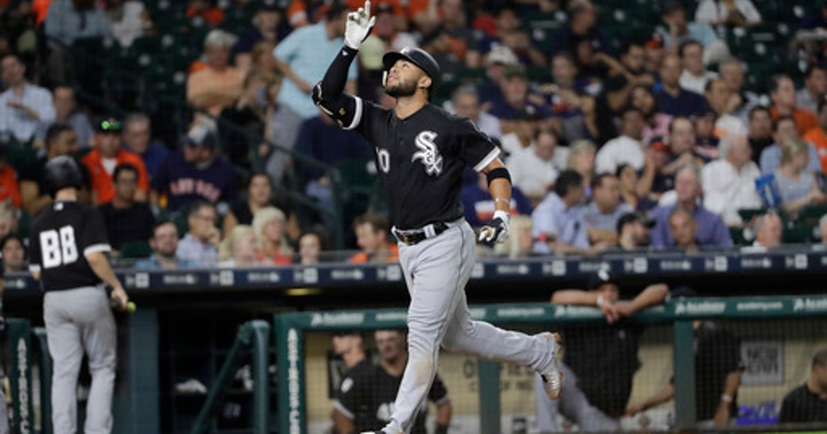 White Sox place Moncada on DL, recall ex-Padre Rondon | FOX Sports