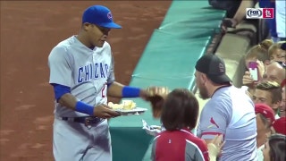 Addison Russell knocks over Cardinals fan's nachos, delivers him new ones