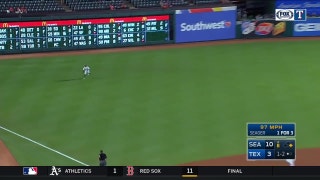 WATCH: Willie Calhoun makes a diving catch in 8th inning vs. Seattle