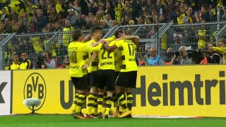 Maximilian Philipp finishes volley for Dortmund lead | 2017-18 Bundesliga Highlights