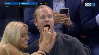 Mets pitcher Noah Syndergaard enjoys Blues-Rangers game in odd fashion