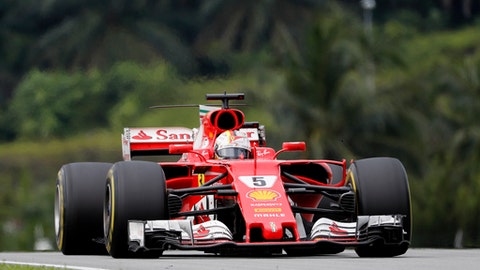 F1: Mercedes' Lewis Hamilton wary of rivals at Malaysian GP