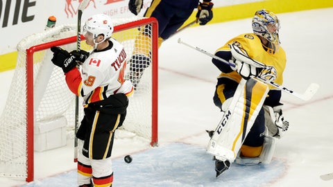 Blues' Power Play Wakes up in 5-2 Win Over Flames Blues' Power Play Wakes up in 5-2 Win Over Flames