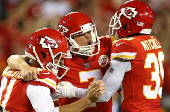 Chiefs, Steelers meet going in opposite directions