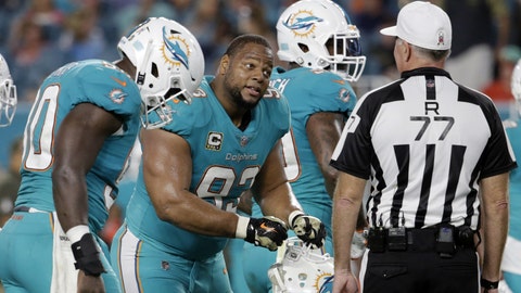 Rams sign DT Ndamukong Suh to one-year deal