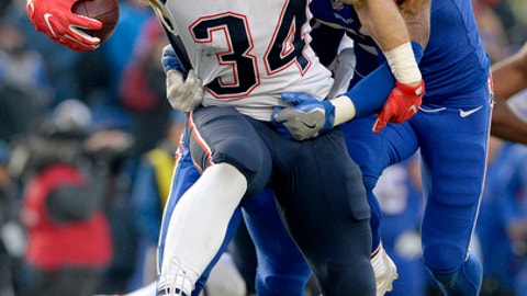 Rob Gronkowski hits Bills player with cheap shot from behind