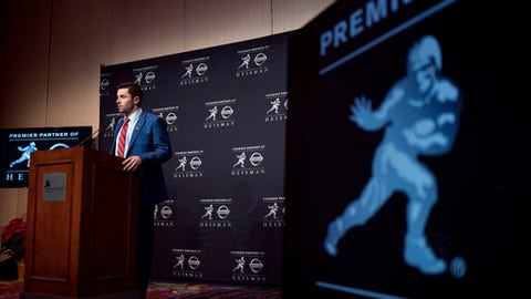 Oklahoma QB Baker Mayfield becomes sixth Sooner to win the Heisman Trophy