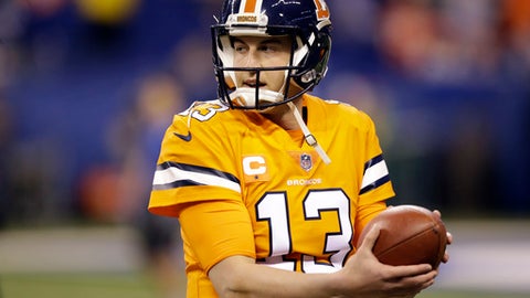 Shoulder injury forces Broncos quarterback out of game Shoulder injury forces Broncos quarterback out of game