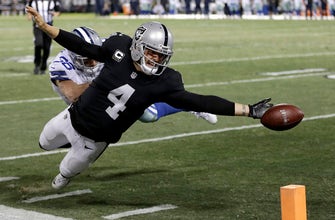 
					Carr loses ball dealing blow to Raiders playoff chances
				