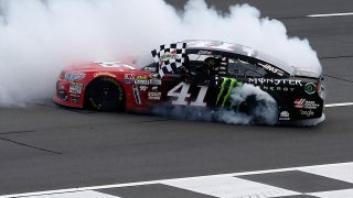 Kurt Busch signs with Stewart-Haas Racing for fifth consecutive season