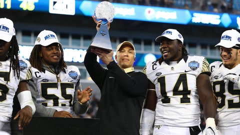 Wake Forest holds off Texas A&M in wild defense-optional Belk Bowl