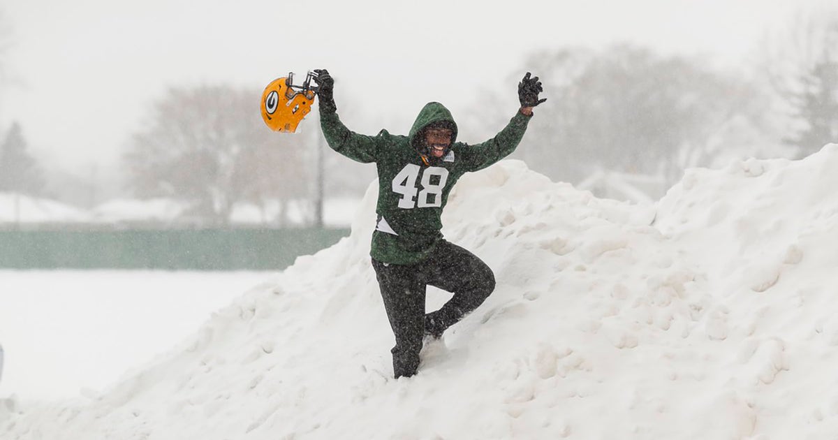 Top Tweets Green Bay Packers embracing the snow