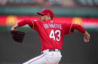
					Barnette re-signs with Rangers; Gonzalez back on minor deal
				