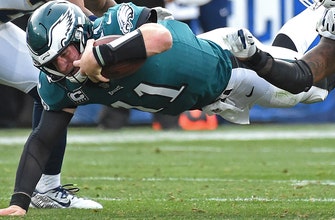 Terry Bradshaw reacts to Carson Wentz' injury: 'It's heartbreaking because he's such a gifted, young man'