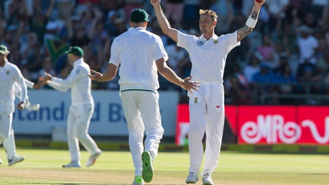 Dale Steyn injures heel on return from shoulder problems Dale Steyn injures heel on return from shoulder problems