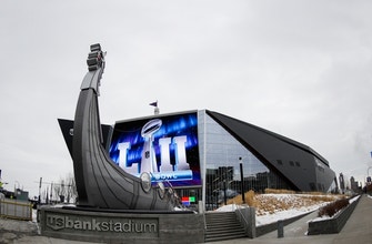 Super Bowl stadium prep on track despite Vikes playoff run